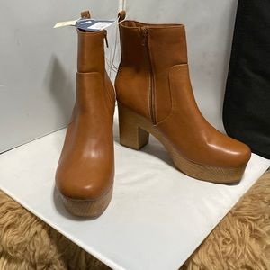 Universal Thread Aggy Clog Boots Size 11